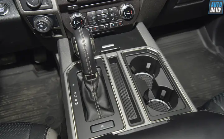 Chi Tiết Nội Thất Ford F-150 Raptor 2018 Giá Hơn 4 Tỷ Đồng