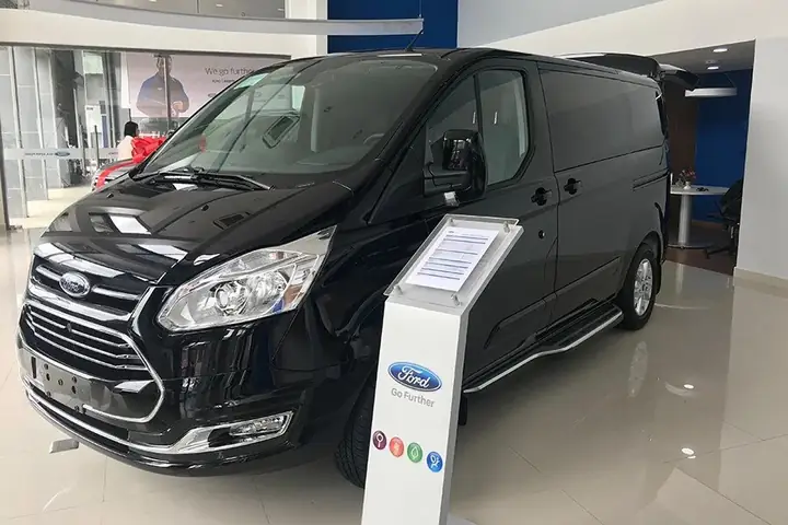 Ford Tourneo Bản Trend Ford Tourneo Bản Trend