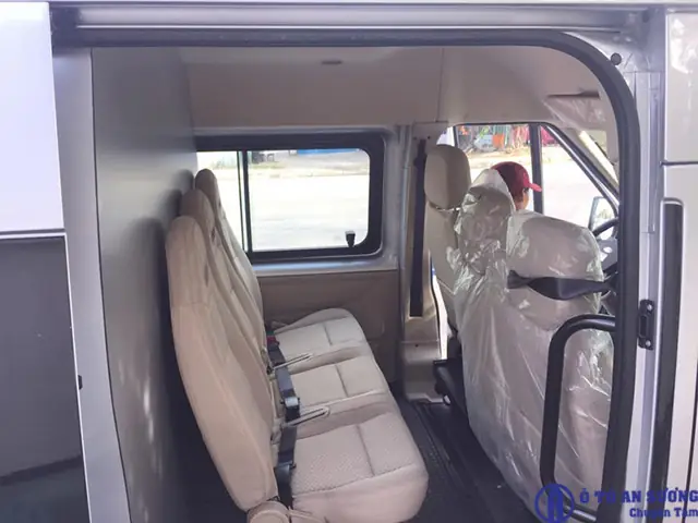 Nội Thất Xe Van Ford Transit 3 Chỗ Và 6 Chỗ Đầy Đủ Tiện Nghi