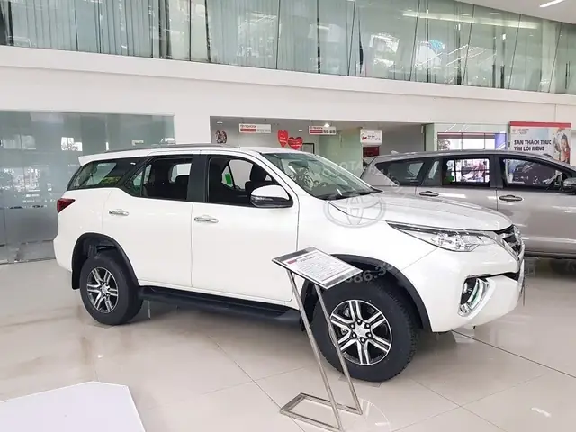 Toyota Fortuner 2.4 4x2 At - Máy Dầu 1 Cầu Tự Động 2022 - Lắp Ráp