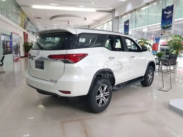 Toyota Fortuner 2.4 4x2 At - Máy Dầu 1 Cầu Tự Động 2022 - Lắp Ráp