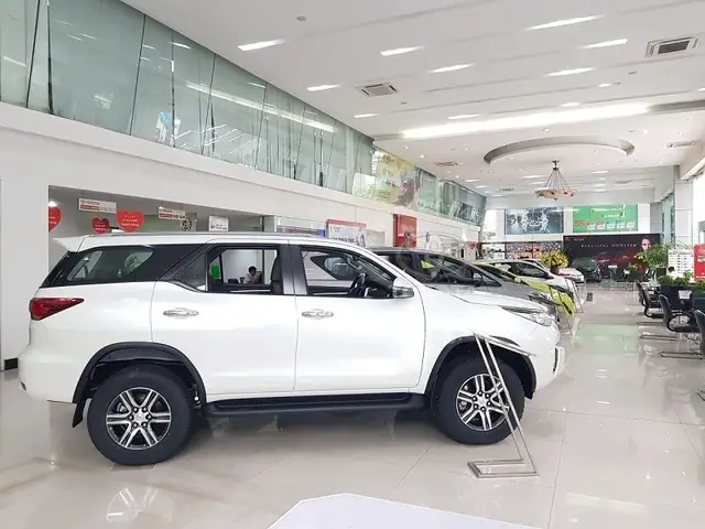 Toyota Fortuner 2.4 4x2 At - Máy Dầu 1 Cầu Tự Động 2022 - Lắp Ráp