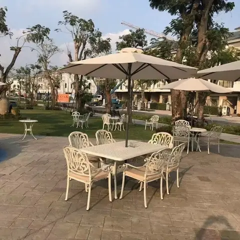 2.1. Bàn Ghế Sân Vườn