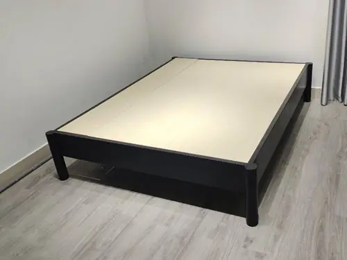 Giường Sắt Hộp
