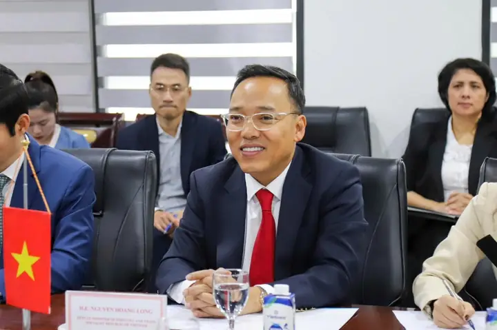 Thứ Trưởng Nguyễn Hoàng Long Tiếp Và Làm Việc Với Bộ Trưởng Công Thương Và Cạnh Tranh Nam Phi