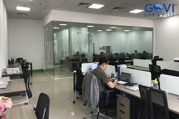 Cận Cảnh Lắp Đặt Chi Tiết Lắp Đặt Nội Thất Văn Phòng Của Govi