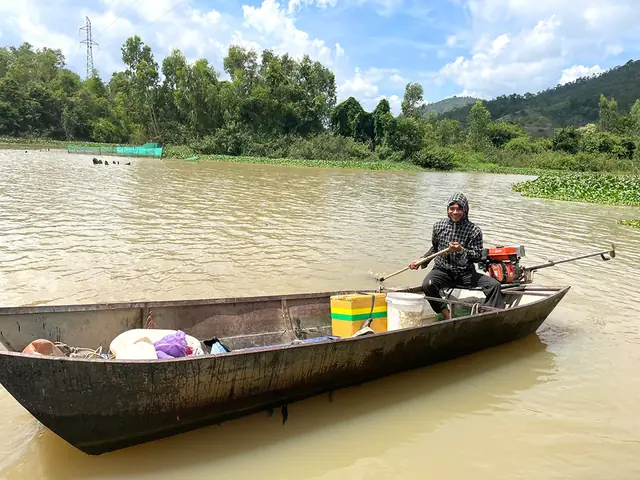 Cuộc Sống Của Vợ Chồng Anh Đức Là Những Tháng Ngày Lênh Đênh Trên Thuyền. Ảnh: Lê Gia