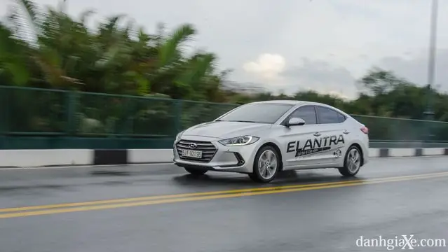 Nội Thất Hyundai Elantra 2018 Mt