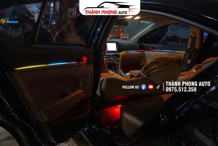 Đèn Led Viền Nội Thất Ô Tô Gồm: