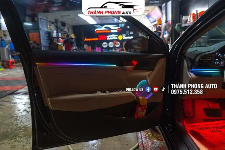 Đèn Led Viền Nội Thất Ô Tô Gồm: