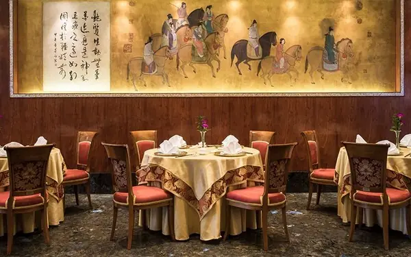 Nhà Hàng Khách Sạn 6 Sao