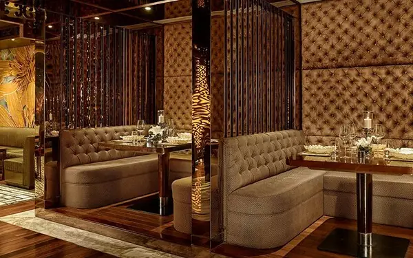 Nhà Hàng Khách Sạn 6 Sao