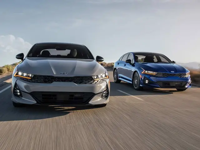 Ngoại Thất Kia Optima 2021