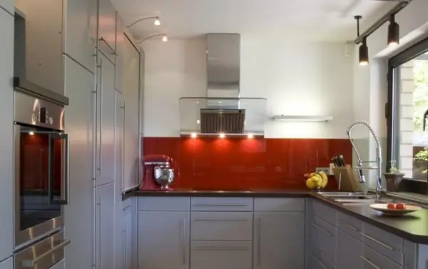Xu Hướng Sử Dụng Kính Cường Lực Trong Nội Thất Nhà Bếp Hiện Đại
