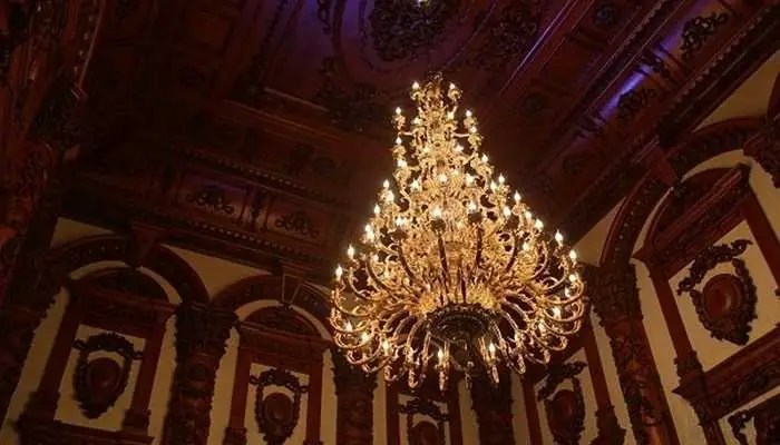 Đánh Giá Nội Thất Lâu Đài Tổng Hải Sơn: Phong Cách Và Chất Lượng