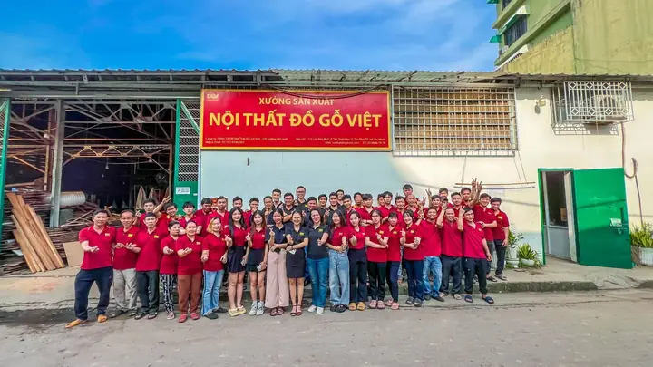 Đội Ngũ Nhân Viên Xưởng Chuyên Nghiệp Sẵn Sàng Phục Vụ Khách Hàng