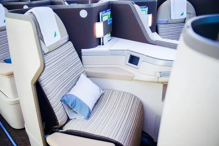 Siêu máy bay Boeing 787-9 Dreamliner mới nhận của Bamboo Airways sẽ bay đường bay nào? - Ảnh 10. Siêu máy bay Boeing 787-9 Dreamliner mới nhận của Bamboo Airways sẽ bay đường bay nào? - Ảnh 10.