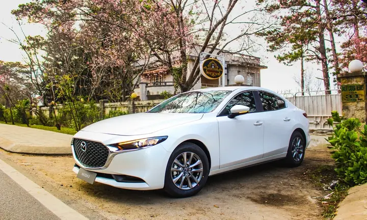 Nội Thất Mazda 3 2011 Màu Trắng