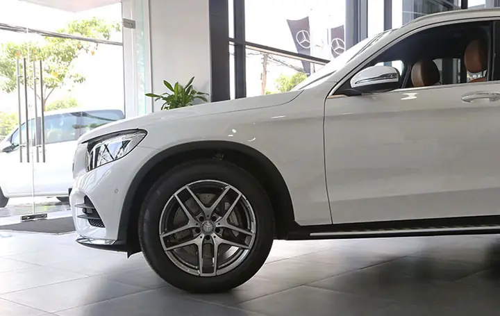 nội thất mer glc 300 màu đen 2019