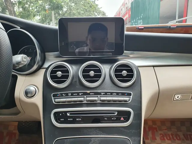 Nội Thất Mercedes C200 2018