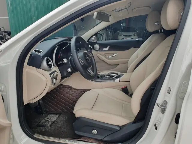 Nội Thất Mercedes C200 2018