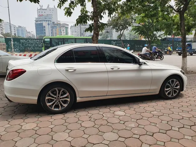 Mẫu Sedan Hạng D Cao Cấp Rất Sang Trọng