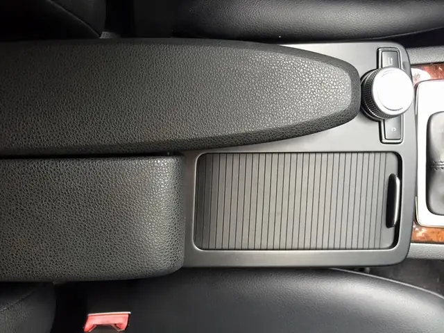 Nội Thất Mercedes C250 2010
