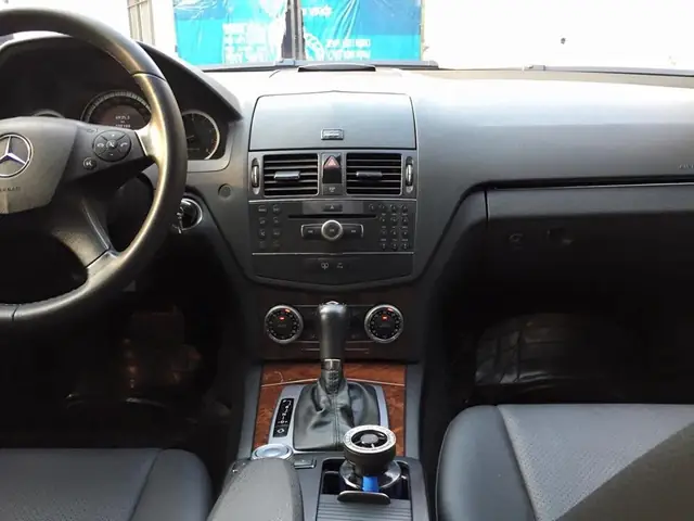 Nội Thất Mercedes C250 2010