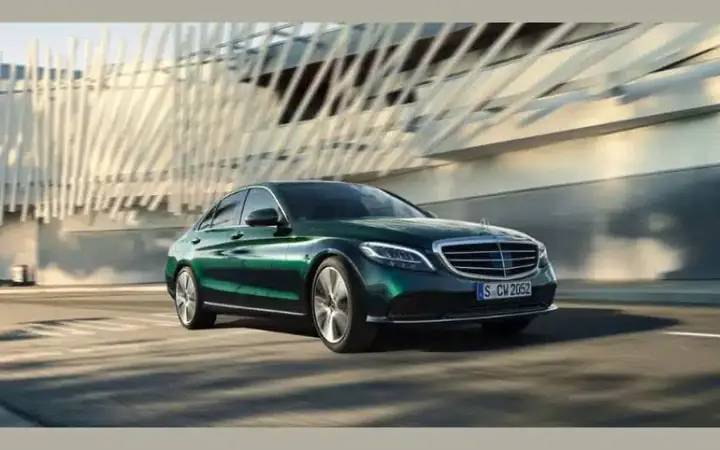 Noi That Xe Mercedes C250 1