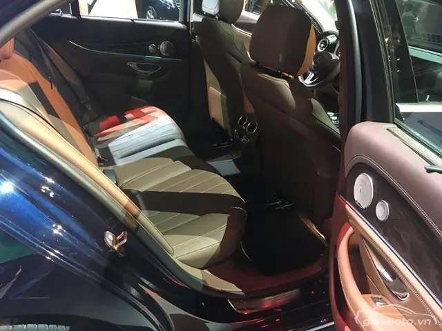 Nội thất, tiện nghi xe Mercedes E250 Nội thất, tiện nghi xe Mercedes E250