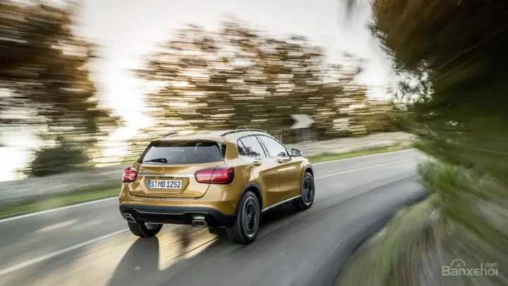 Đánh giá xe Mercedes-Benz GLA 2018 về cảm giác lái Đánh giá xe Mercedes-Benz GLA 2018 về cảm giác lái