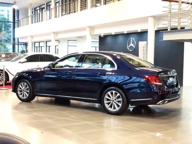 mercedes-e200-2019-2020-noi-that-ngoai-that-mercedeshaxaco-com-vn
