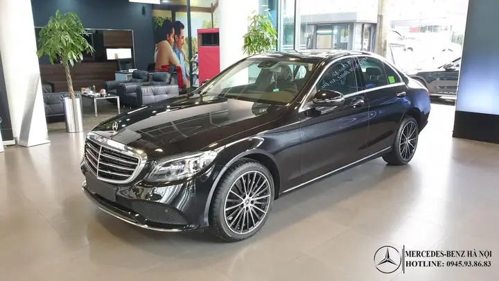 SO SÁNH TỔNG QUAN MERCEDES C200 EXCLUSIVE VÀ MERCEDES C300 AMG