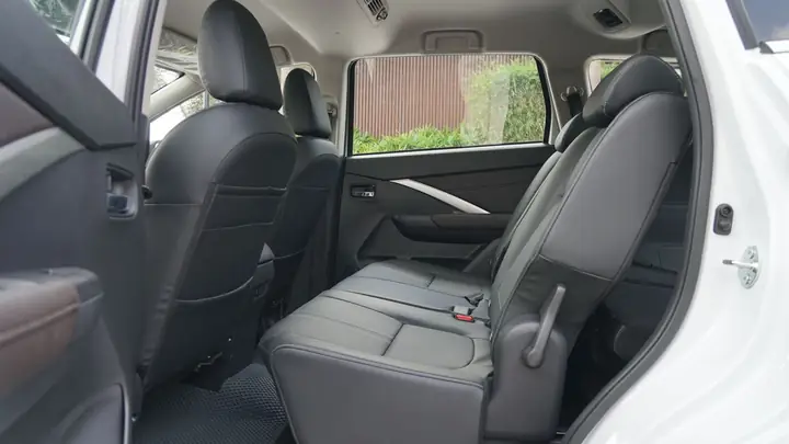 Nội thất Mitsubishi Xpander 2023: các hàng ghế Nội thất Mitsubishi Xpander 2023: các hàng ghế