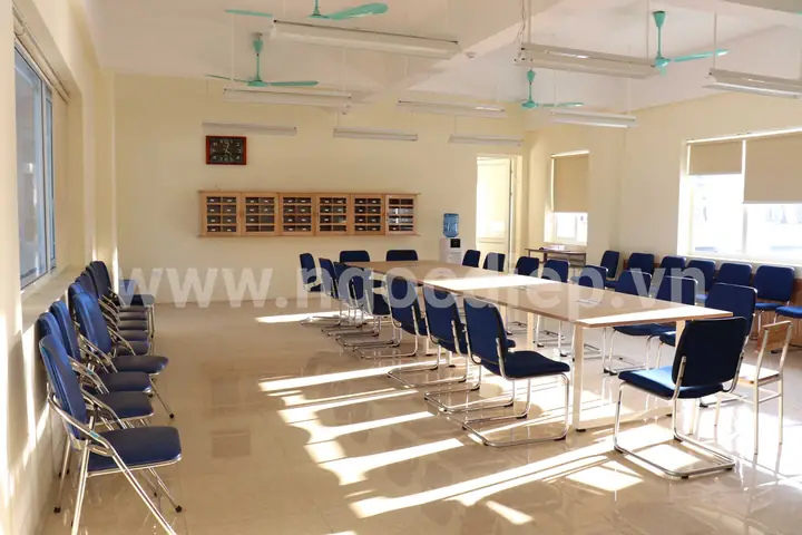 Ngọc Diệp cung cấp nội thất cho trường THPT chuyên Lương Văn Tụy