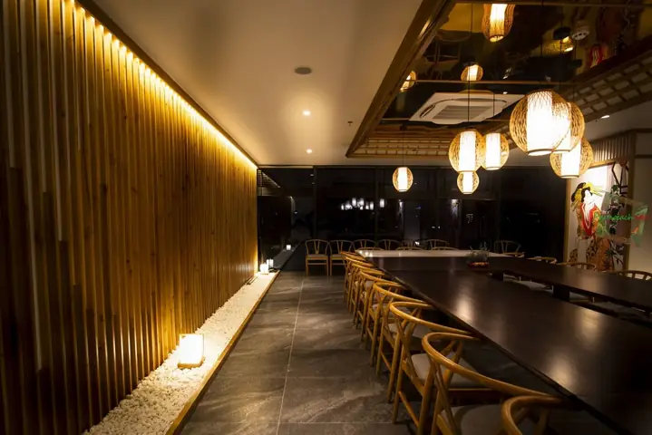 Không gian nội thất phòng VIP 2 nhà hàng Nhật Bản - Sushi World