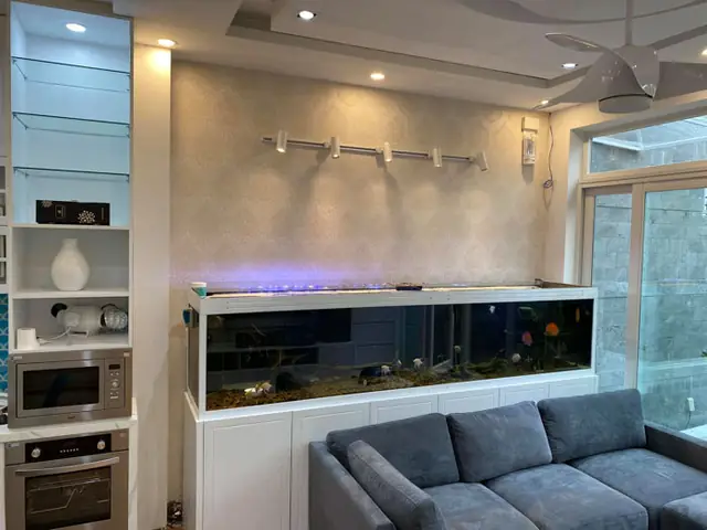 Thiết kế bên trong phòng khách căn nhà khá đơn giản