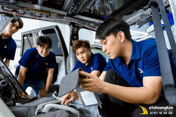 4.1. Học viên được học trực tiếp từ những kỹ thuật viên có tay nghề cao 4.1. Học viên được học trực tiếp từ những kỹ thuật viên có tay nghề cao