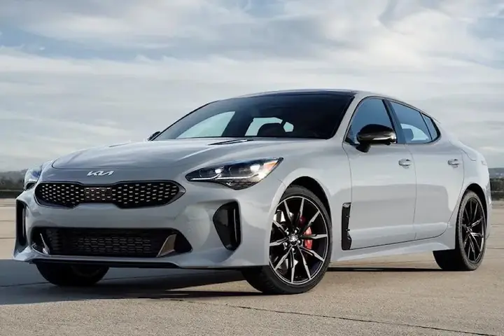 Kia Stinger. Ảnh: Carbuzz. Kia Stinger. Ảnh: Carbuzz.