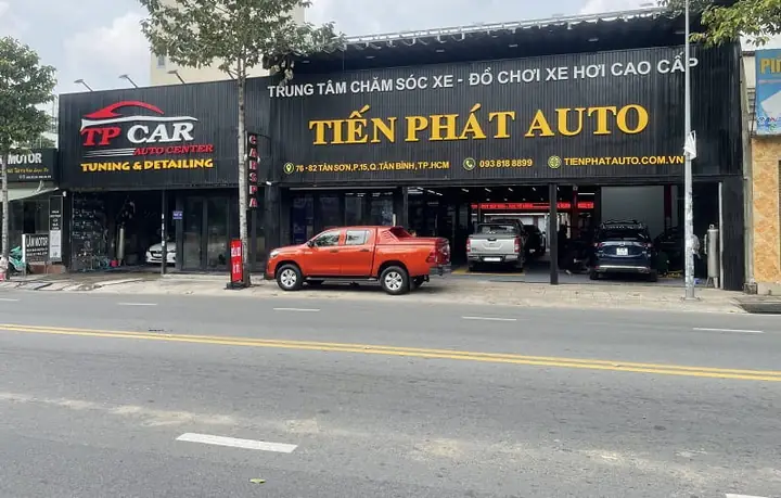 III. Địa chỉ độ đèn LED nội thất cho xe ô tô tại TPHCM