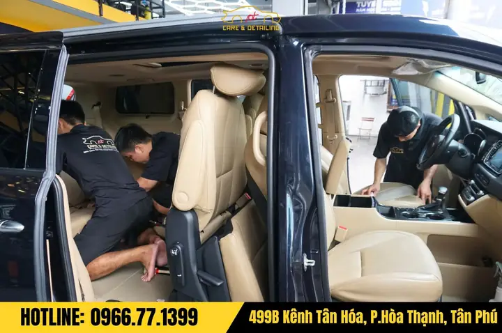 4.Tiết Kiệm Thời Gian Và Công Sức: vệ sinh nội thất chi tiết ô tô tân phú