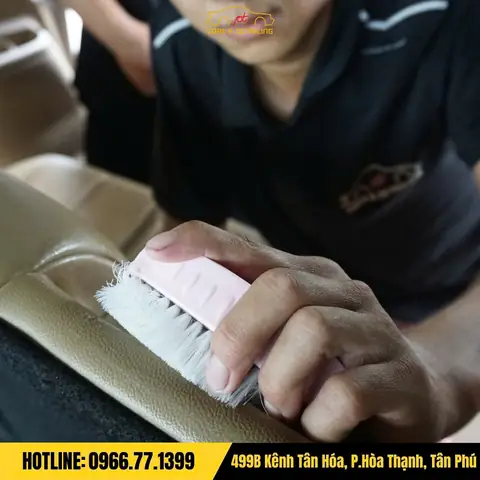 vệ sinh nội thấtchi tiết ô tô tân phú