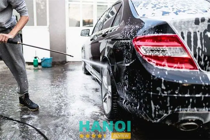Rửa xe oto Hiệp Trung