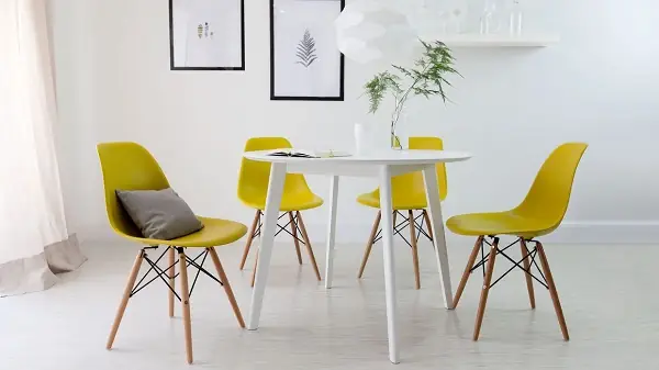 Những Chiếc Ghế Tone Màu Tươi