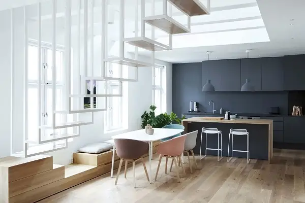 Tận Dụng Gầm Cầu Thang Làm Khu Vực Ăn Uống