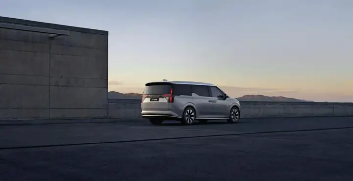 Volvo Em90 Ra Mắt: Nội Thất Biến Được Thành Phòng Chiếu Phim, Phòng Ngủ, Chạy 740 Km/sạc, Cạnh Tranh Lexus Lm- Ảnh 8.