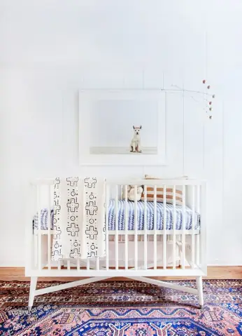 Nội thất phòng ngủ cho trẻ sơ sinh khi mẹ của bé thích vải thổ cẩm Nội thất phòng ngủ cho trẻ sơ sinh khi mẹ của bé thích vải thổ cẩm
