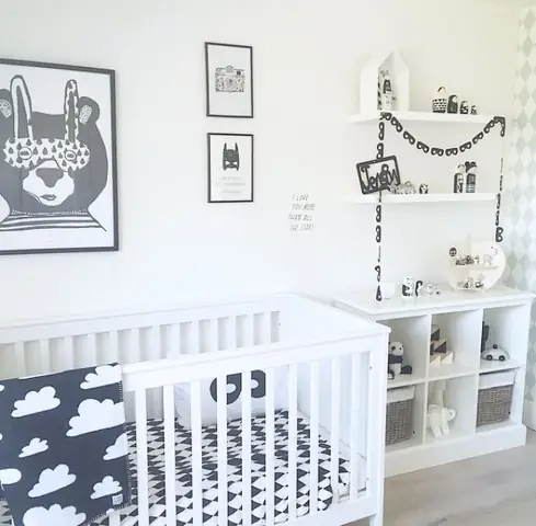 Tủ đựng đồ cho trẻ sơ sinh là một trong những nội thất được nhiều bà mẹ quan tâm, vì trẻ sơ sinh sẽ cần đến rất nhiều đồ lặt vặt. Tủ đựng đồ cho trẻ sơ sinh là một trong những nội thất được nhiều bà mẹ quan tâm, vì trẻ sơ sinh sẽ cần đến rất nhiều đồ lặt vặt.