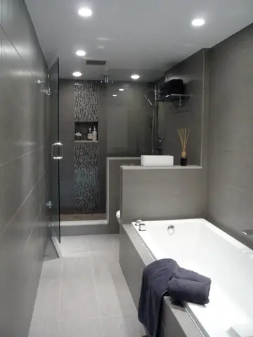 Thay Vì Sử Dụng Một Đèn Lớn, Hãy Sử Dụng Nhiều Đèn Nhỏ Để Có Cảm Giác Như Không Gian Nội Thất Phòng Tắm Rộng Đến Nỗi Phải Sử Dụng Nhiều Đèn Như Thế Thay Vì Sử Dụng Một Đèn Lớn, Hãy Sử Dụng Nhiều Đèn Nhỏ Để Có Cảm Giác Như Không Gian Nội Thất Phòng Tắm Rộng Đến Nỗi Phải Sử Dụng Nhiều Đèn Như Thế