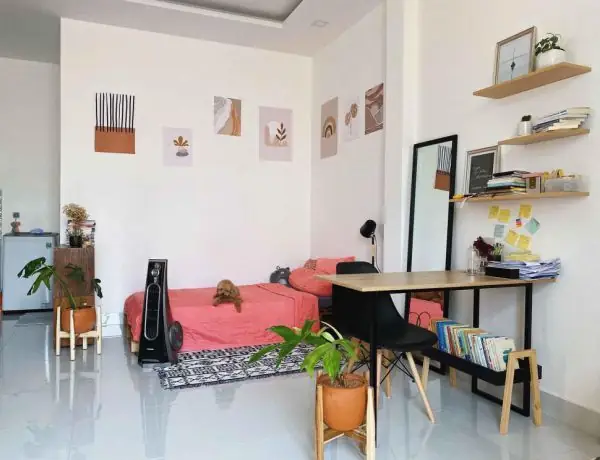 2.4 Thiết Kế Phòng Trọ 15m2 Đẹp Không Gác Với Tranh Trang Trí Và Tranh Canvas